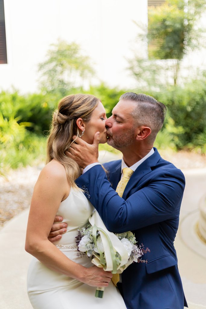 A Romantic Downtown Jacksonville Elopement | Intimate Florida Wedding&nbsp;Photography